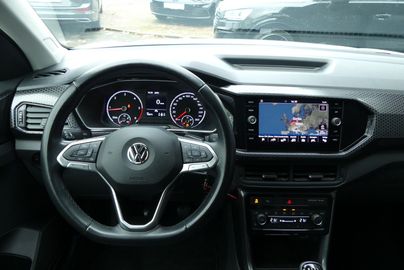 Car image 25