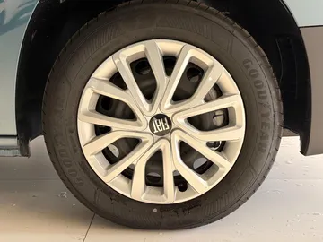 Car image 26