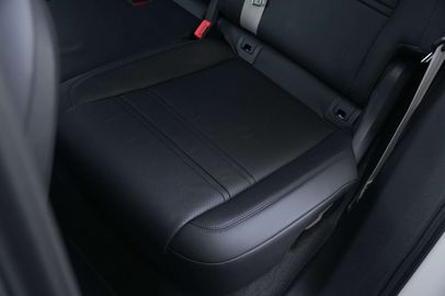 Car image 37