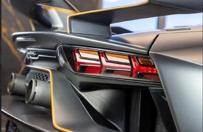 Car image 14