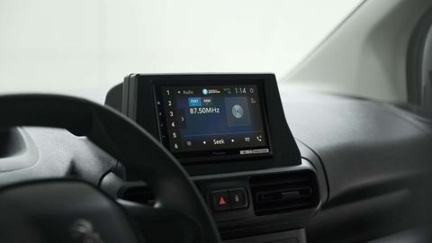 Car image 37