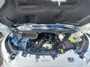 Car image 34