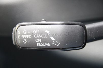 Car image 36