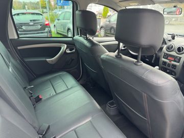 Car image 11