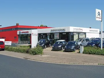 Car image 15