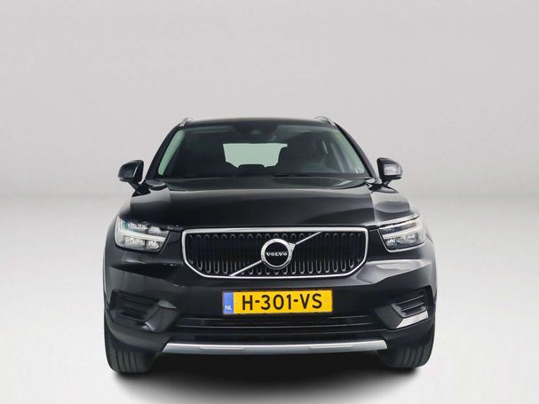 Volvo XC40 T3 Momentum Pro 120 kW image number 9