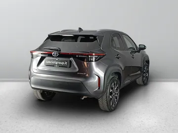 Car image 4