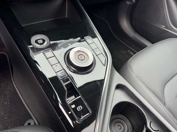 Car image 26