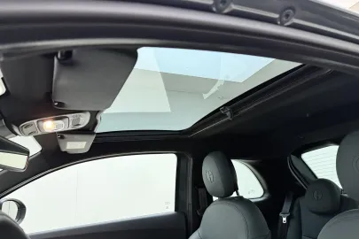 Car image 36