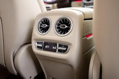 Car image 35