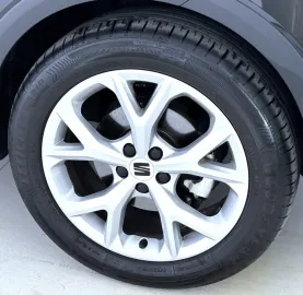 Car image 28