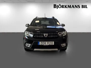 Car image 3