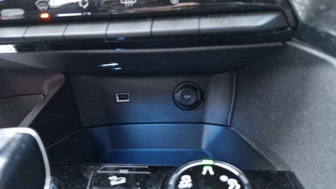 Car image 31