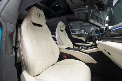 Car image 40