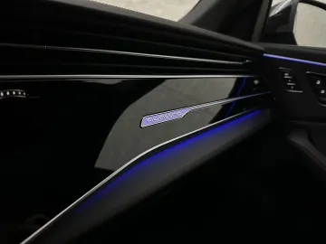 Car image 49