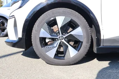 Car image 35