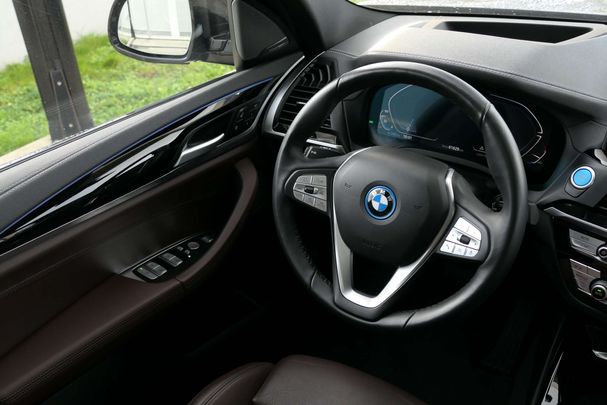 BMW iX3 Impressive 210 kW image number 4