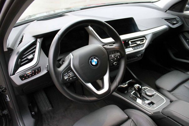 BMW 118i Advantage 100 kW image number 7