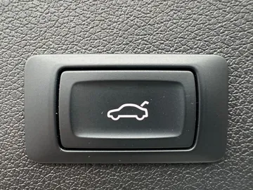 Car image 35