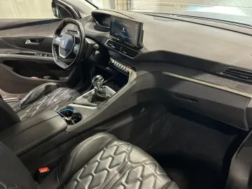 Car image 33