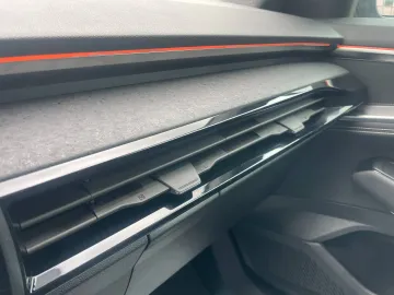 Car image 42