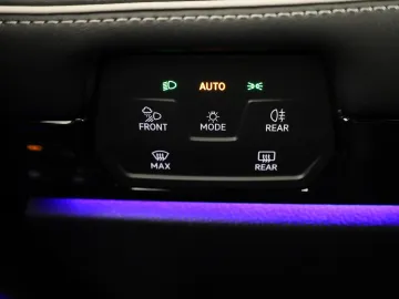 Car image 40