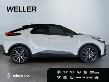 Car image 4