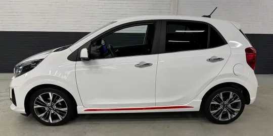 Car image 5