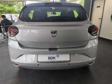 Car image 5