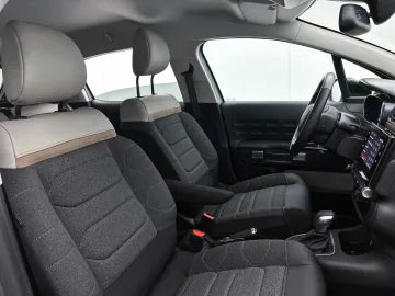Car image 35