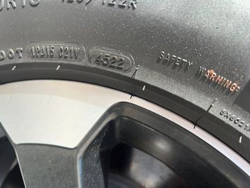 Car image 43