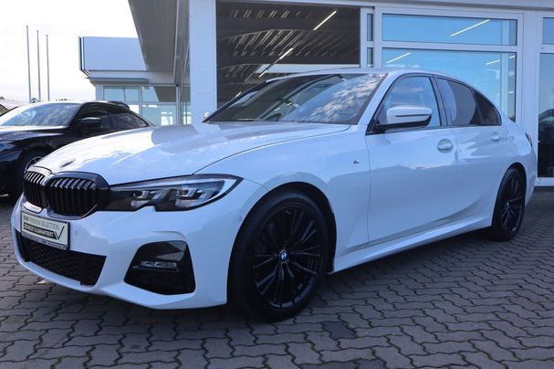 BMW 320i M Sport 135 kW image number 1