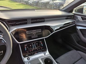 Car image 36