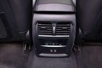 Car image 36