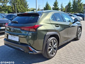 Car image 27