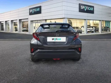 Car image 5