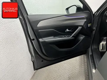 Car image 37