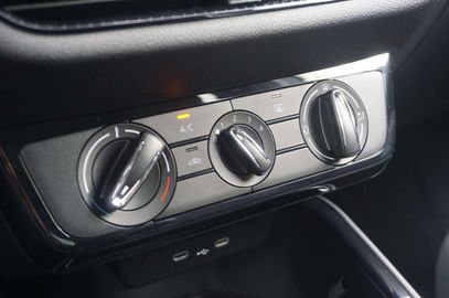 Car image 36