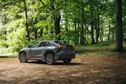 Car image 4