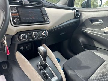 Car image 20