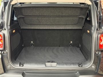 Car image 26