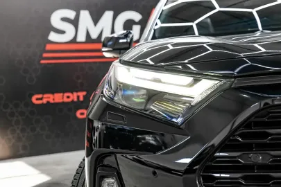 Car image 23