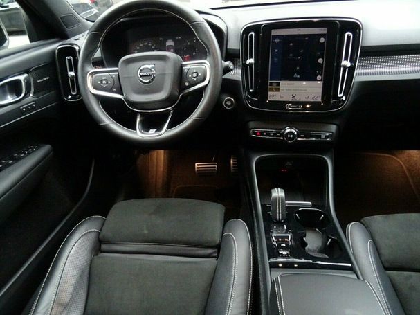 Volvo XC40 T4 140 kW image number 2