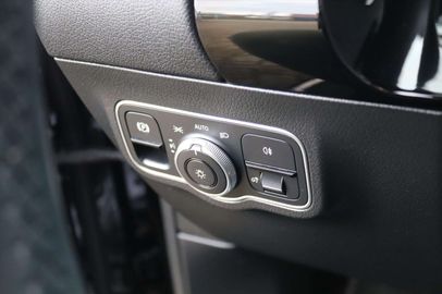 Car image 33