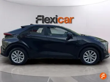 Car image 5