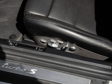 Car image 34