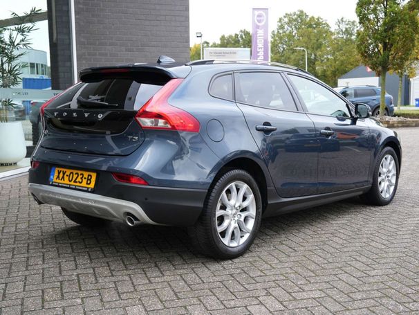 Volvo V40 Cross Country T3 113 kW image number 4