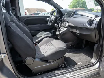 Car image 18