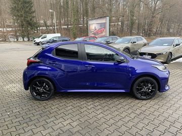 Car image 4
