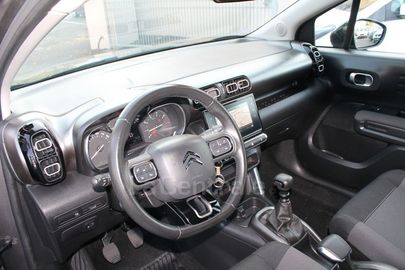 Car image 33